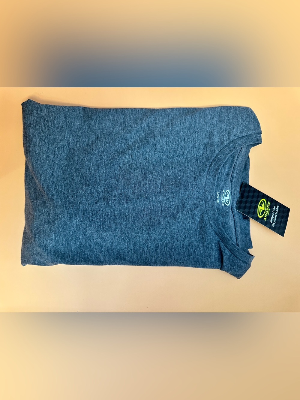 NWT-Men's Heather Blue Crew Neck T-Shirt-large